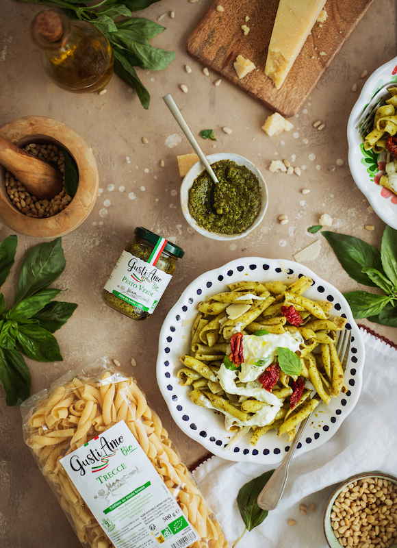 recette de Pâtes au pesto et aux tomates séchées