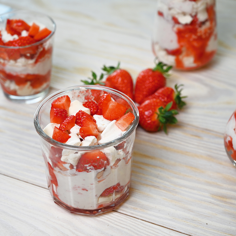 recette d'Eton mess aux fraises en verrines