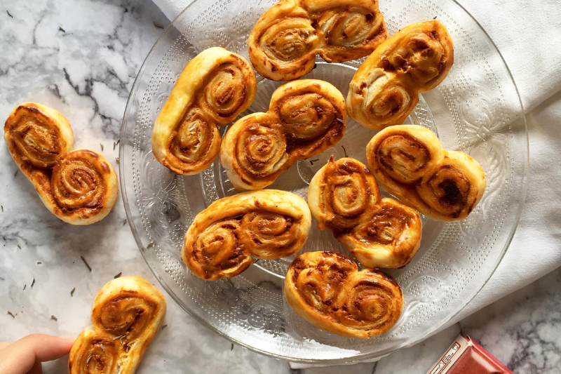 Feuilletés à la tomate