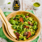 recette de Salade de mâche et vinaigrette au pesto