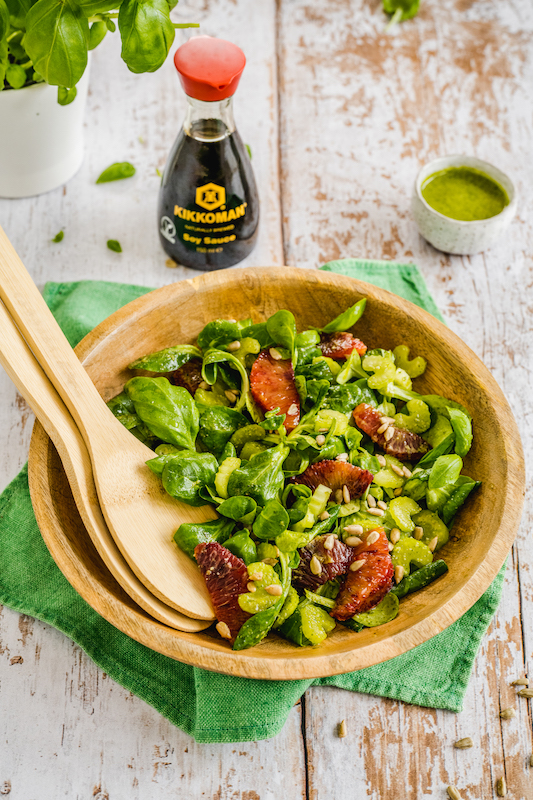 recette de Salade de mâche et vinaigrette au pesto