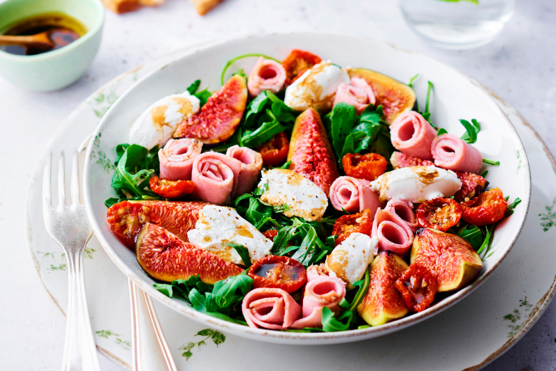 Salade de roquette aux figues et jambon