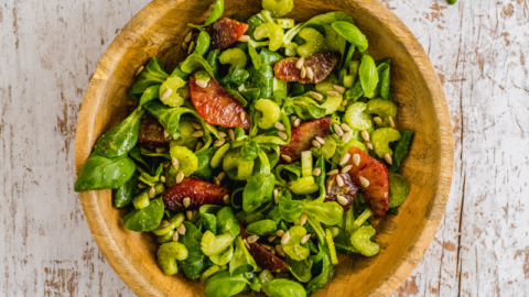 Salade de mâche et vinaigrette au pesto