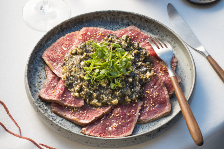 Tiradito de boeuf au pesto d’algues