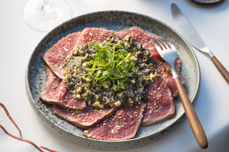 Tiradito de boeuf au pesto d’algues