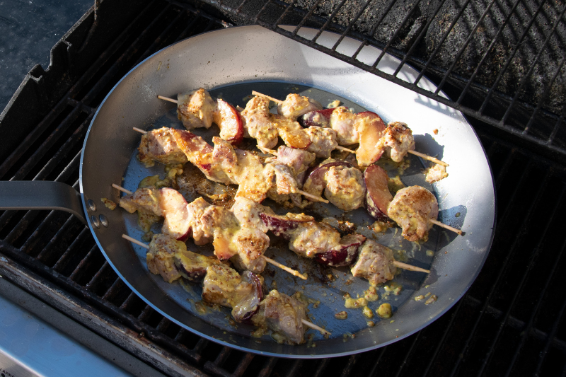 Brochettes de quasi de veau aux prunes