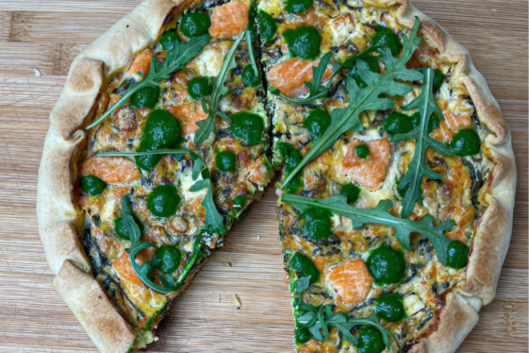 Tarte à la roquette et au saumon