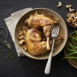 recette de Pintade aux oignons et noix de cajou