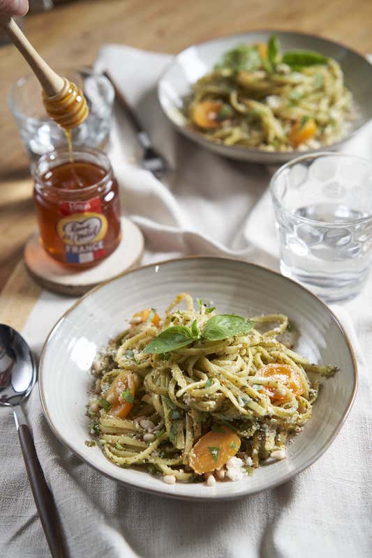 recette de Pâtes au pesto et tomates au miel
