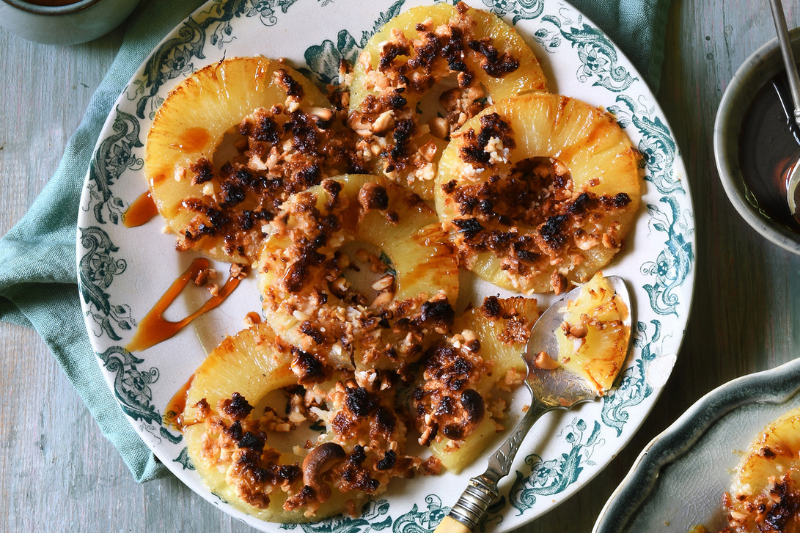 Crumble d’ananas rôti au caramel