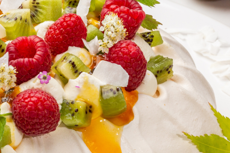 Pavlova coco aux fruits frais