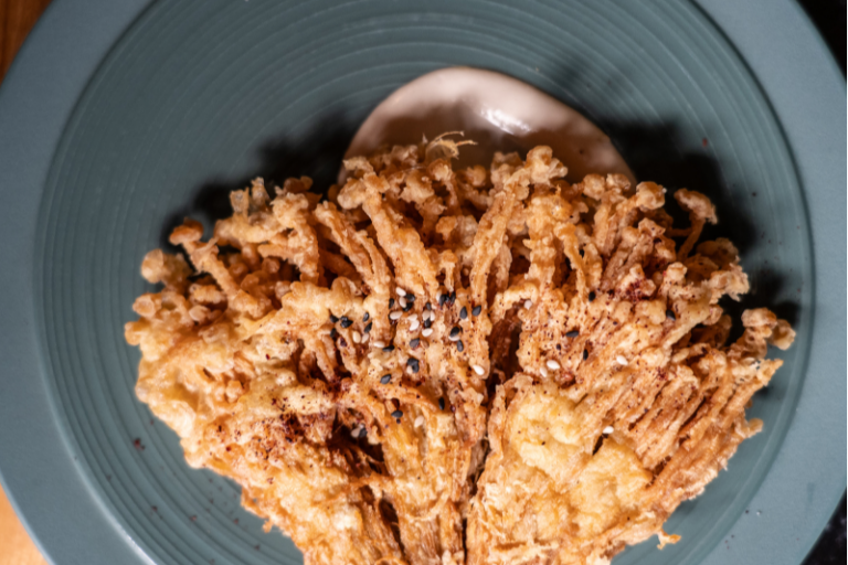 Champignons enoki frits