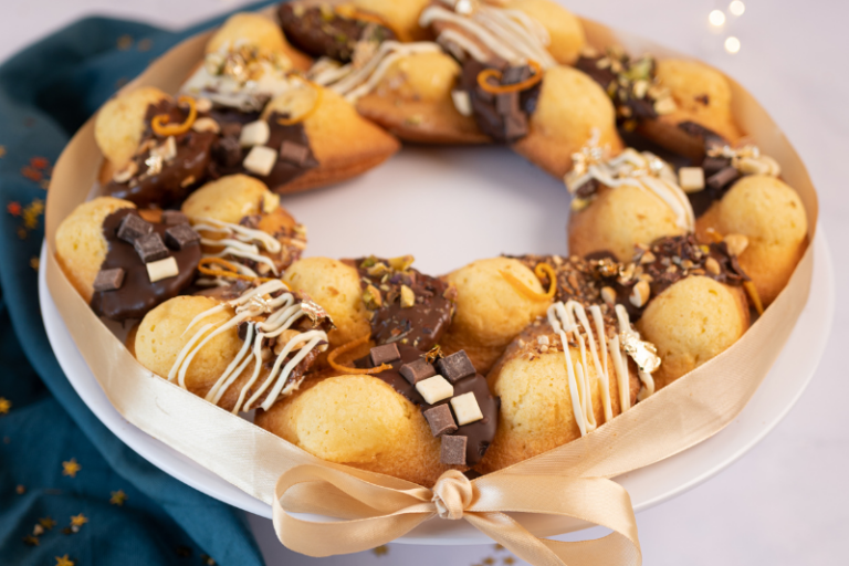Couronne de madeleines chocolat et toppings
