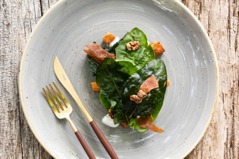 Millefeuille d’épinards au jambon cru