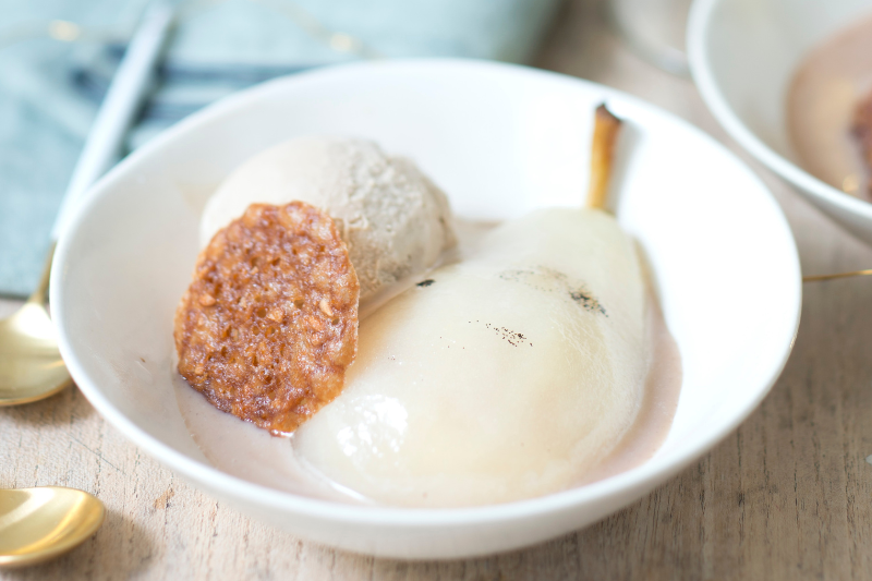 Poires pochées et glace au marron