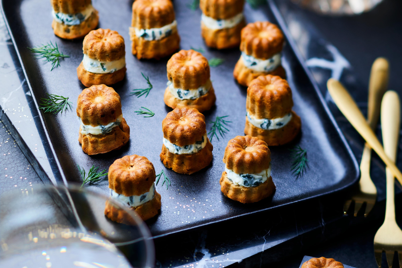 Mini-cannelés au Saint Agur