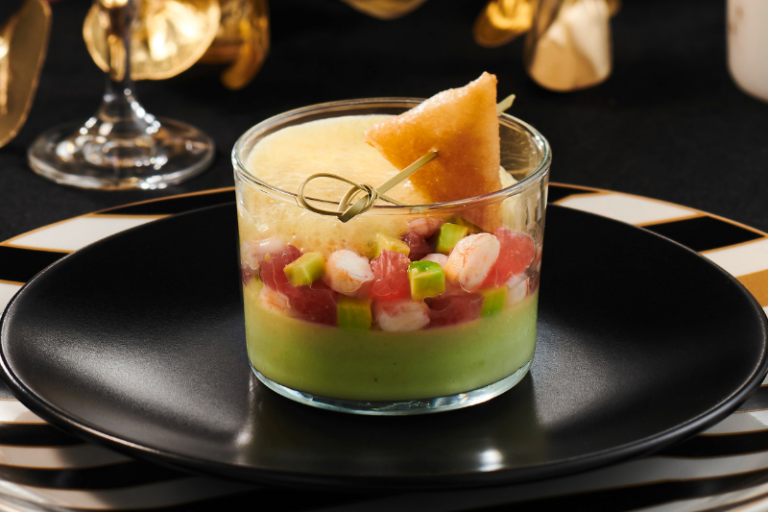 Croustillant de gambas à la crème d’avocat