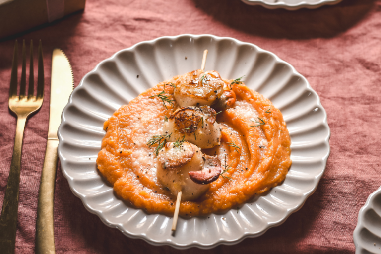 Brochettes de Saint-Jacques à la purée