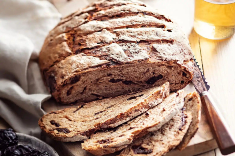 Pain complet aux pruneaux d’Agen