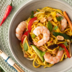 Salade de nouilles aux crevettes et curry