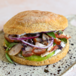 Chawarma de lapin mariné