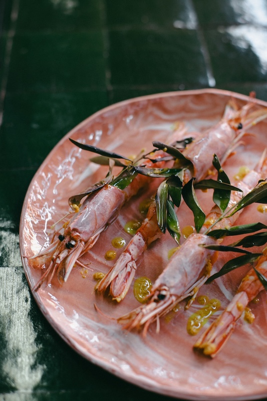 recette de Gambas rôties en feuilles d’olivier