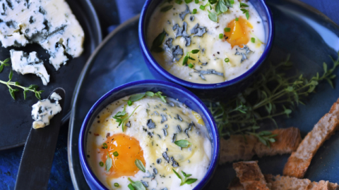 Oeufs cocotte au bleu des Causses