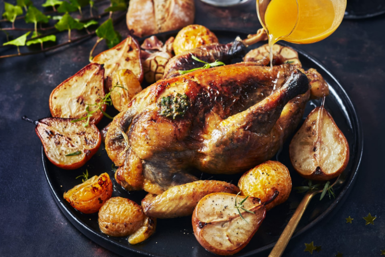 Pintade rôtie aux poires et clémentines