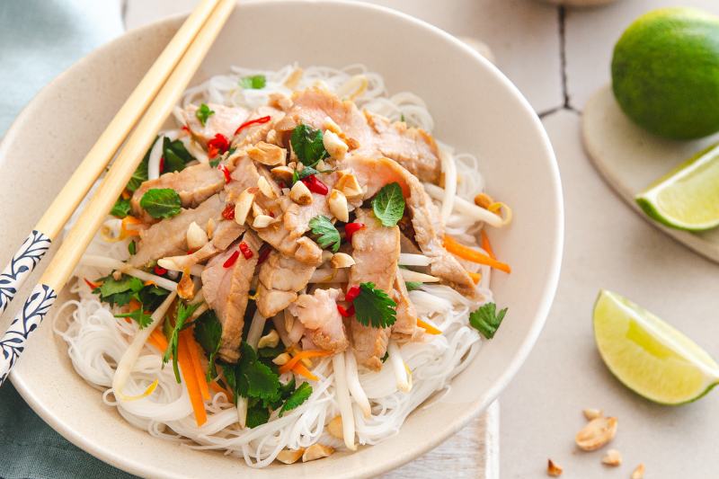 Escalope de veau en salade asiatique