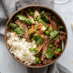 Wok de bœuf au sésame et petits légumes de printemps