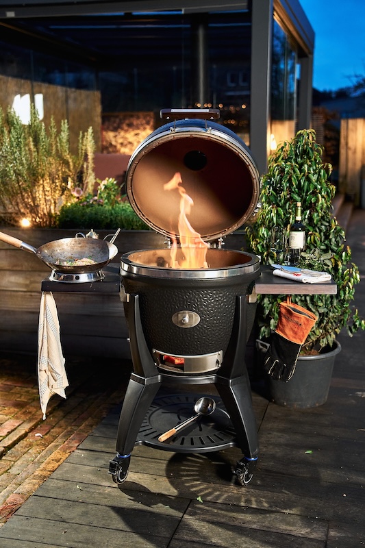 kamado avec accessoire