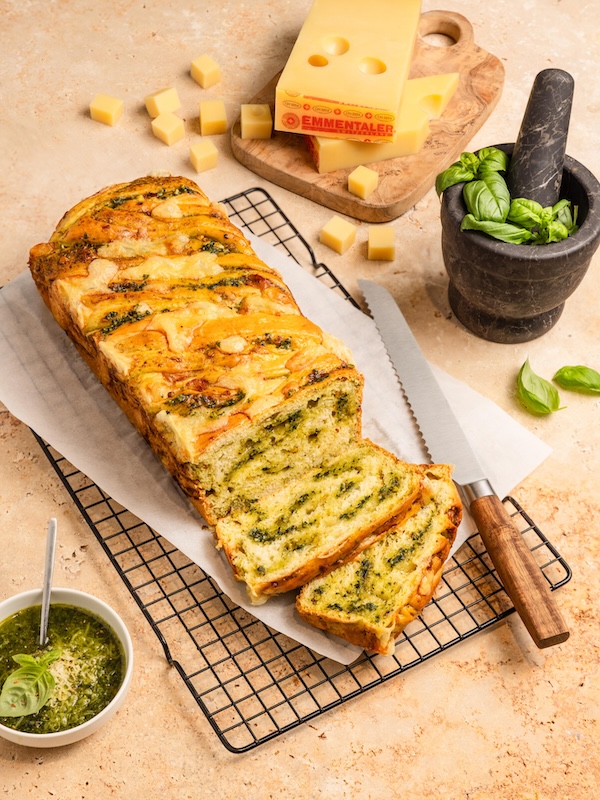 recette de Brioche tressée pesto et Emmentaler