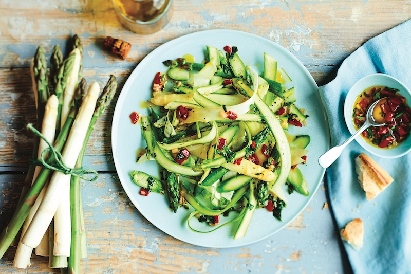 recette de Cru et cuit d’asperges vertes et blanches