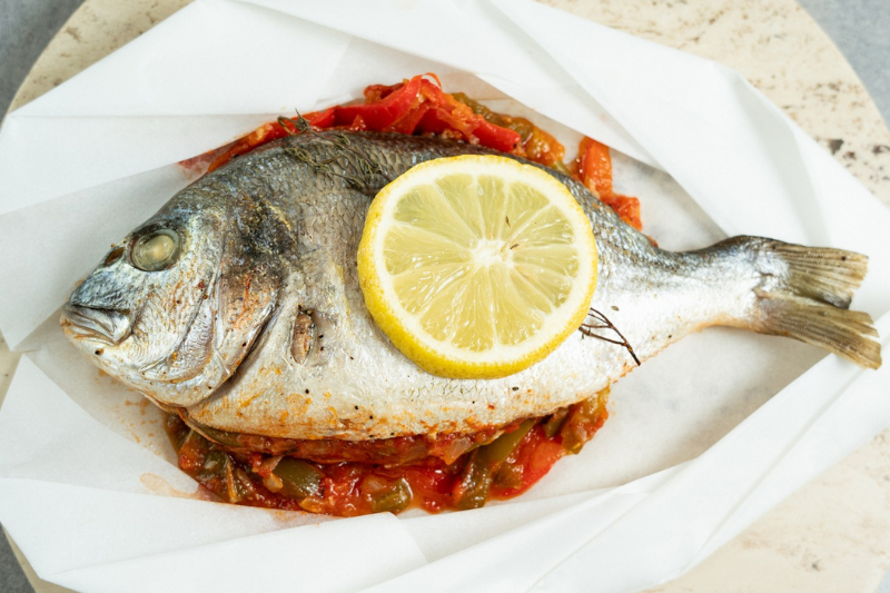 Papillotes de daurade à la basquaise