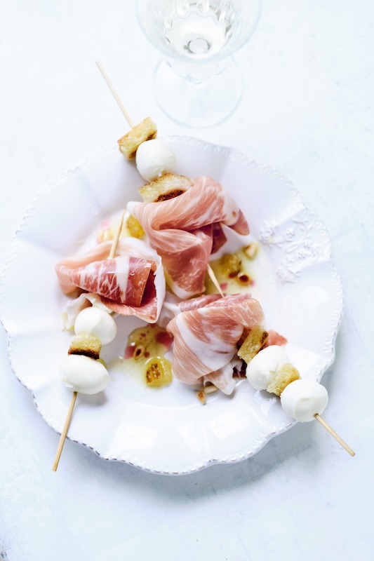 recette de Brochettes de mozzarella et jambon cru