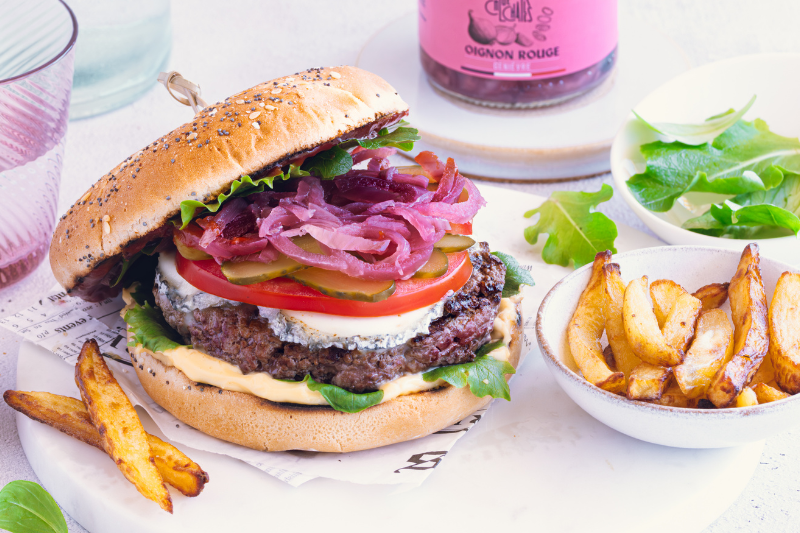 Hamburgers aux pickles d’oignons rouges