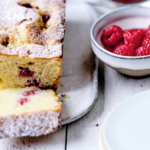 Cake aux framboises citron-pistache