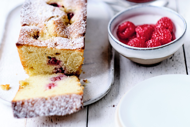 Cake aux framboises citron-pistache