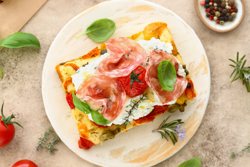 Focaccia à la ricotta et au saucisson