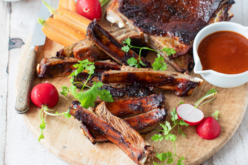 Ribs d’agneau caramélisés à la sauce