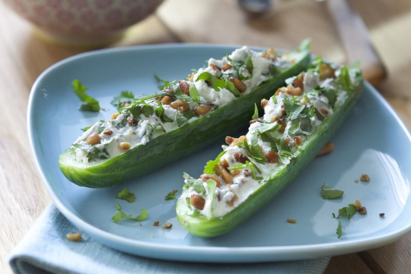 Mini-concombres farcis au chèvre