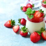 recette de Pannacotta à la vanille et compotée de fraises