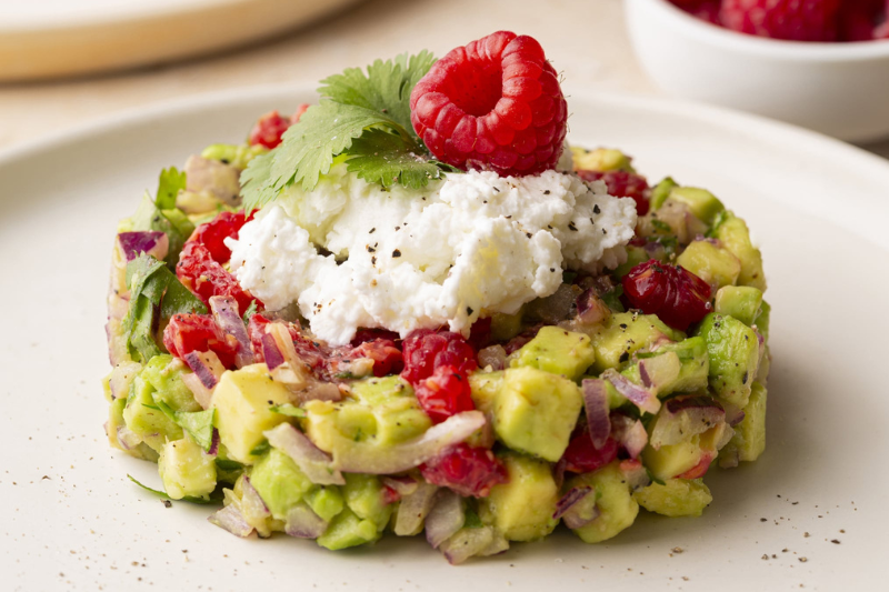 Tartare avocat framboise et chèvre