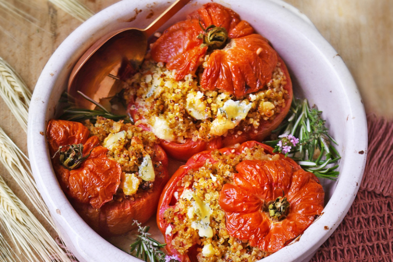 Tomates farcies au quinoa et à la fourme