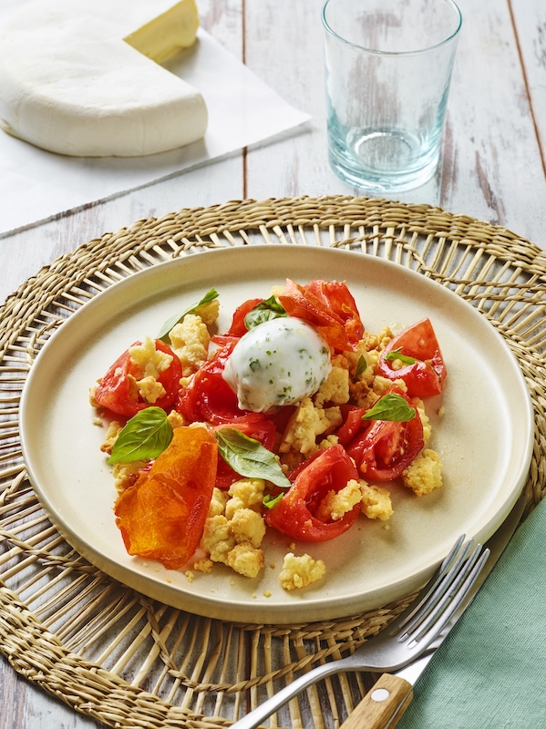 recette de Salade de tomate crumble de Reblochon