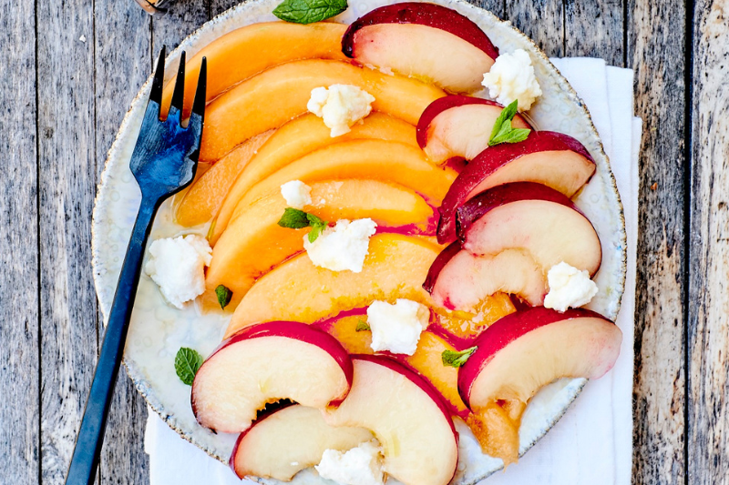 Salade de pêches melon et brousse