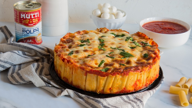 recette de Gâteau de rigatoni à la tomate et à la mozzarella