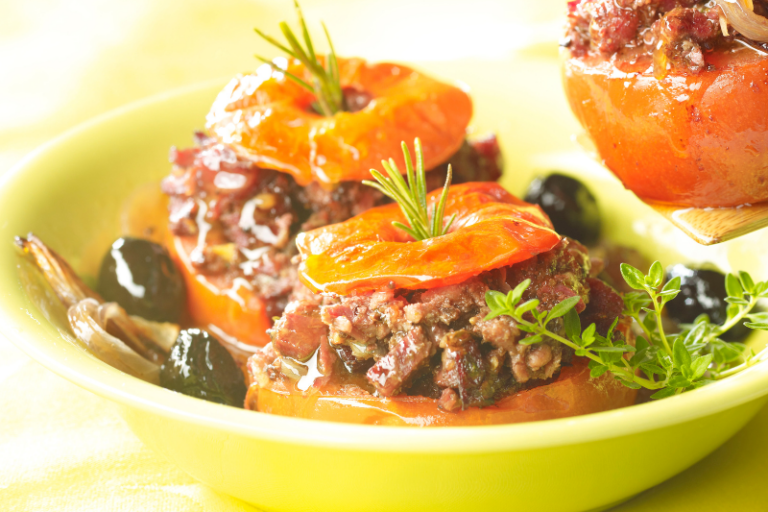 Tomates farcies à la queue de boeuf