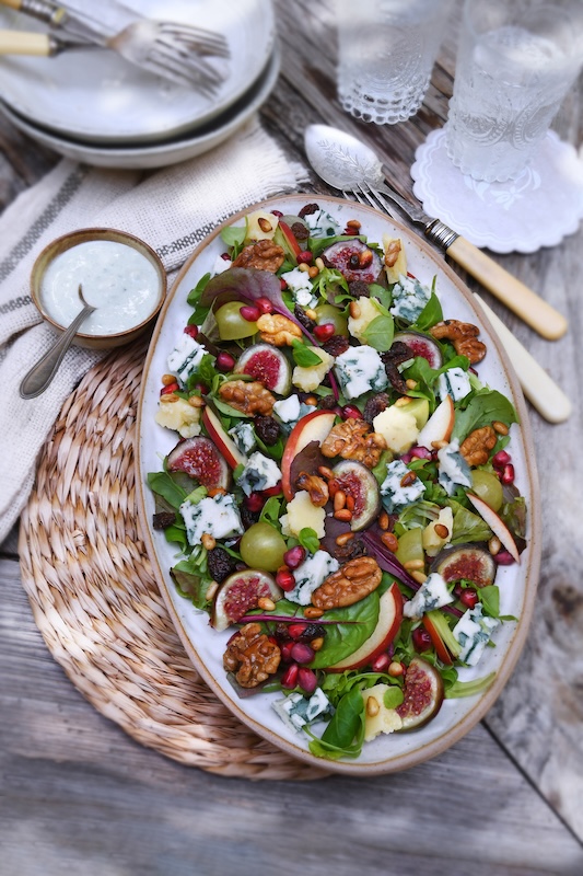 recette de Salade fruitée au Roquefort et au Cantal