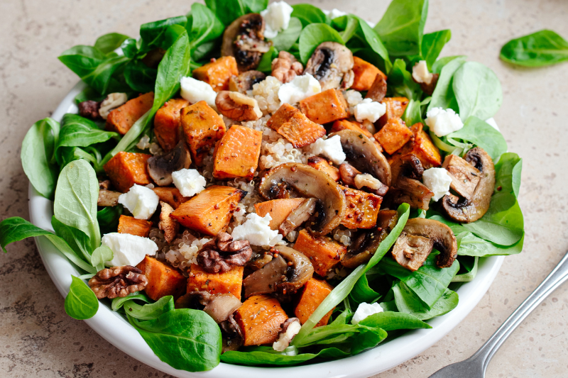 Salade de mâche aux quinoa et champignons